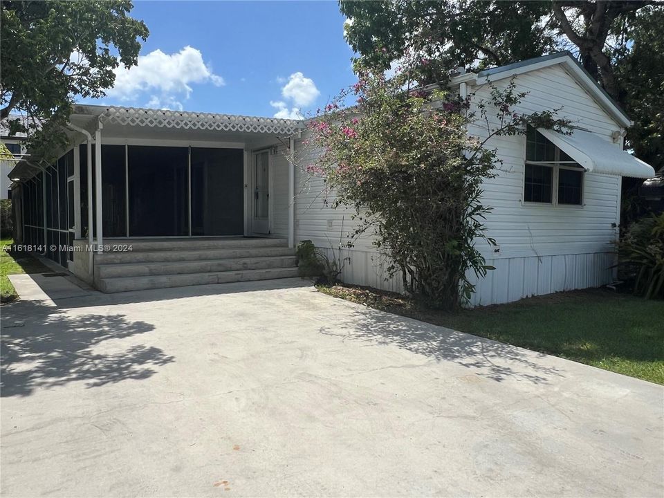 Recently Sold: $118,500 (2 beds, 2 baths, 10675 Square Feet)