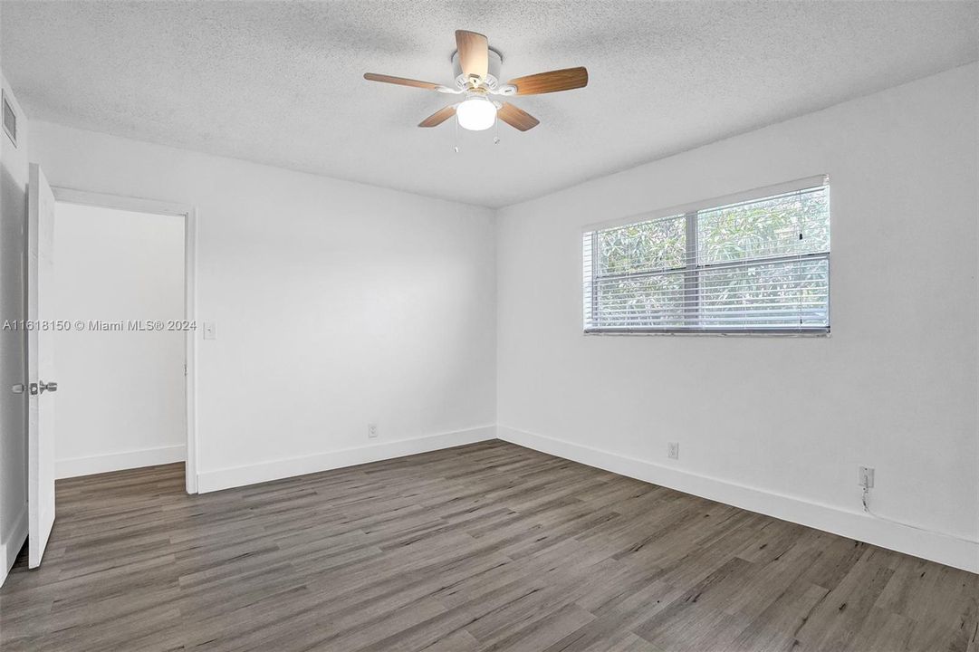 For Rent: $1,900 (1 beds, 1 baths, 1000 Square Feet)