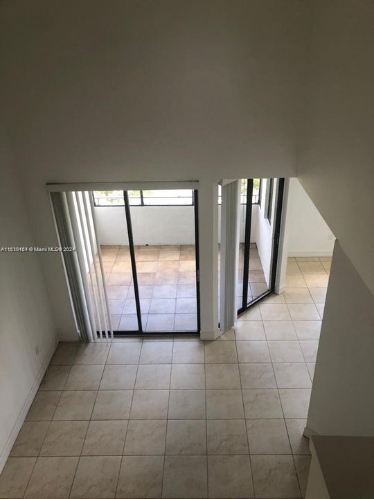 Vendido Recientemente: $259,000 (2 camas, 2 baños, 1132 Pies cuadrados)