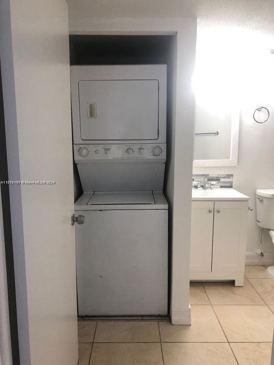 Vendido Recientemente: $259,000 (2 camas, 2 baños, 1132 Pies cuadrados)