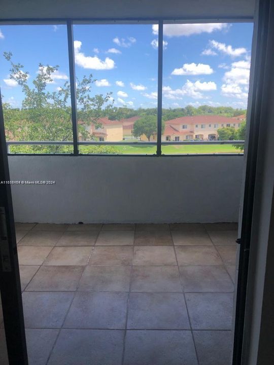 Vendido Recientemente: $259,000 (2 camas, 2 baños, 1132 Pies cuadrados)