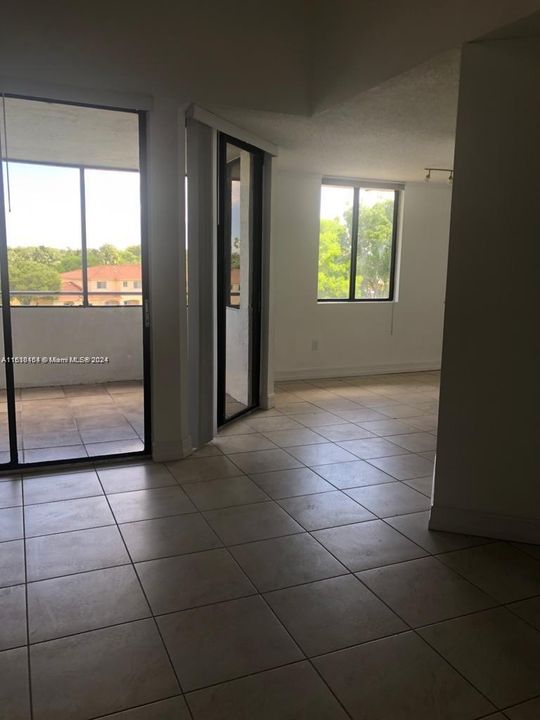 Vendido Recientemente: $259,000 (2 camas, 2 baños, 1132 Pies cuadrados)