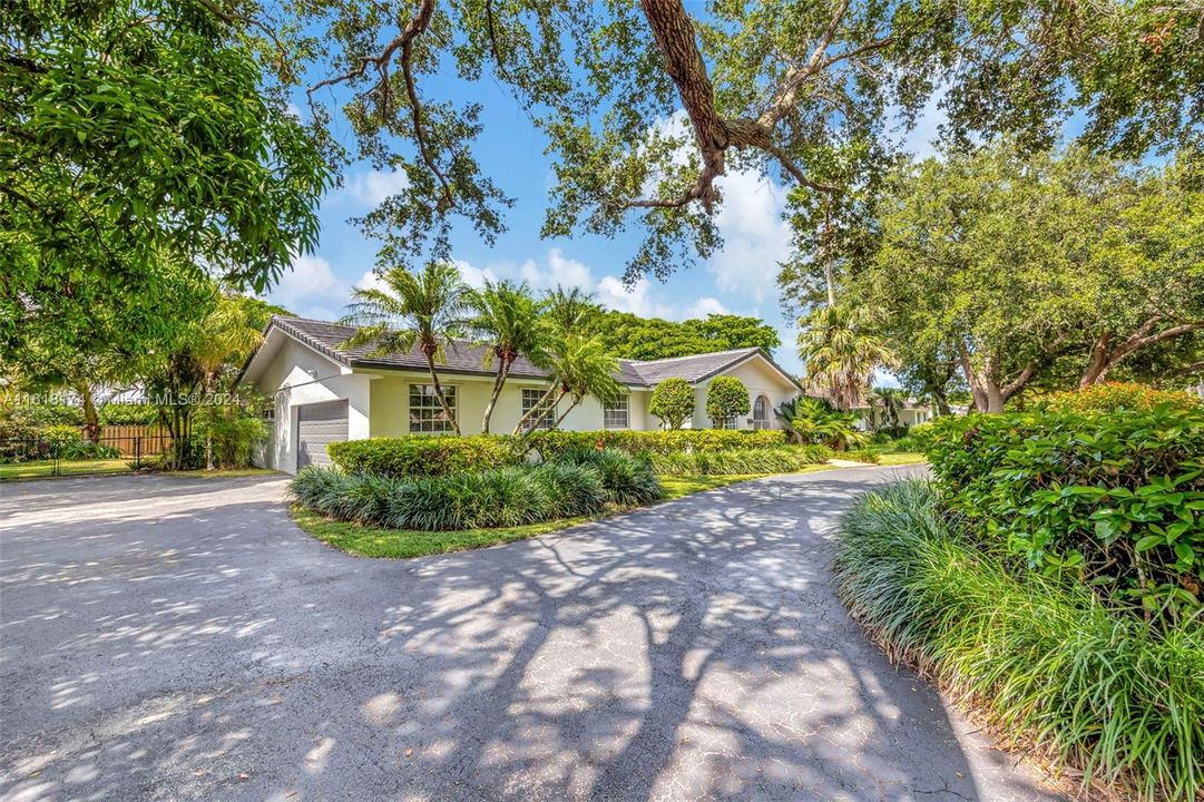 Recently Sold: $1,059,000 (4 beds, 3 baths, 2383 Square Feet)