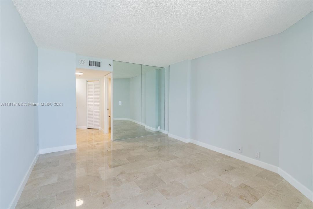 For Rent: $5,000 (2 beds, 2 baths, 1140 Square Feet)