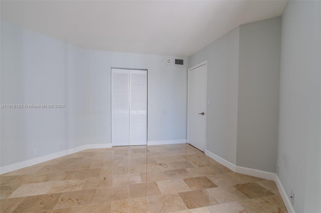 For Rent: $5,000 (2 beds, 2 baths, 1140 Square Feet)