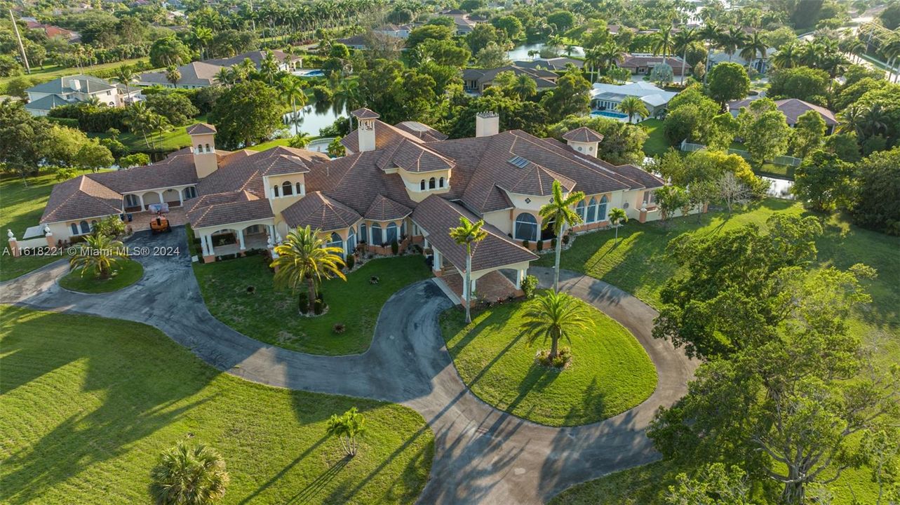 For Sale: $7,295,000 (10 beds, 9 baths, 14294 Square Feet)