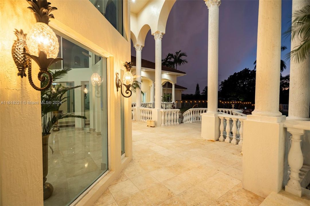 En Venta: $7,295,000 (10 camas, 9 baños, 14294 Pies cuadrados)