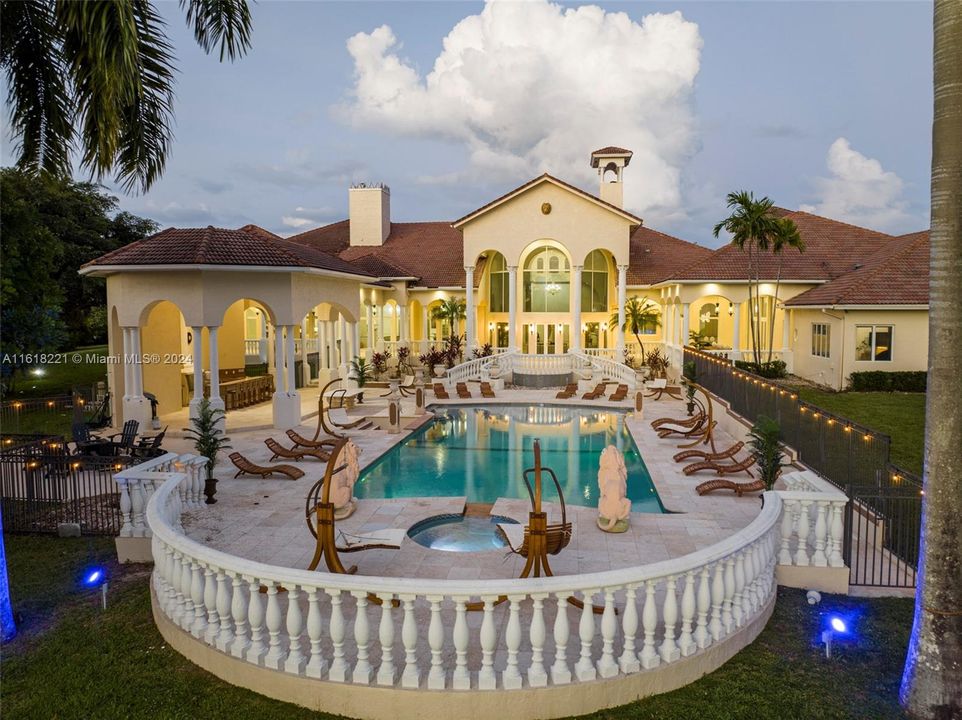 For Sale: $7,295,000 (10 beds, 9 baths, 14294 Square Feet)