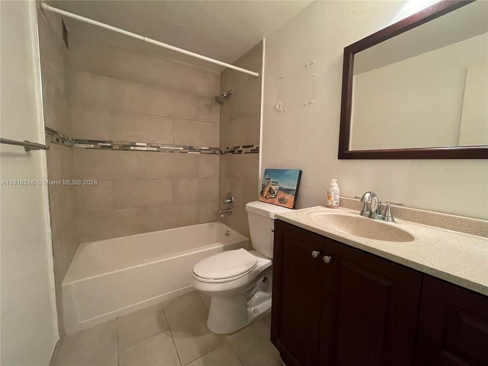 For Sale: $485,000 (2 beds, 2 baths, 1100 Square Feet)