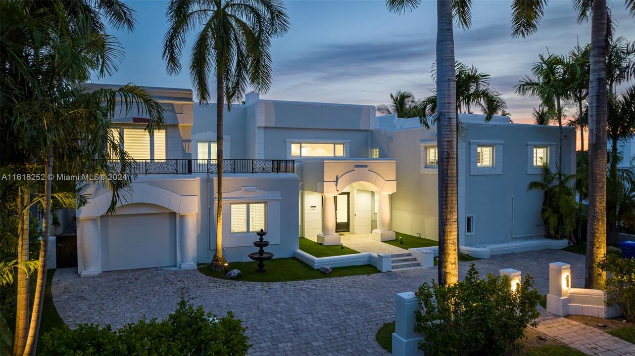 En Venta: $8,995,000 (8 camas, 6 baños, 6718 Pies cuadrados)