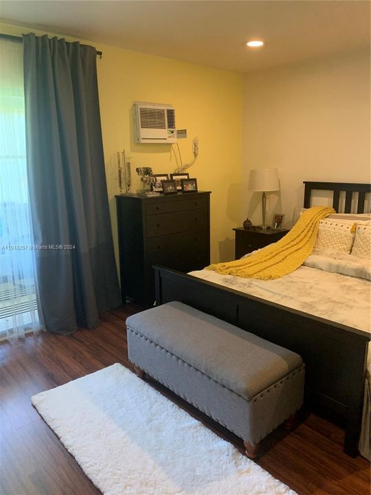 Active With Contract: $80,000 (1 beds, 1 baths, 700 Square Feet)