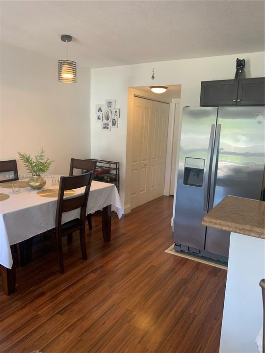 Active With Contract: $80,000 (1 beds, 1 baths, 700 Square Feet)