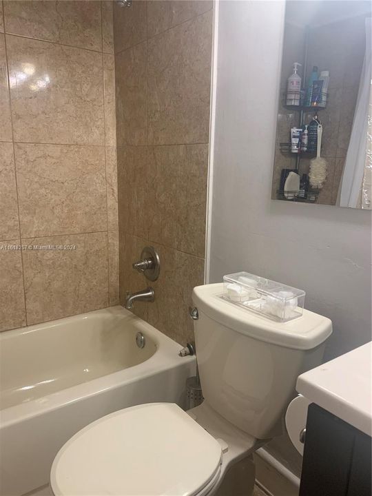 Active With Contract: $80,000 (1 beds, 1 baths, 700 Square Feet)