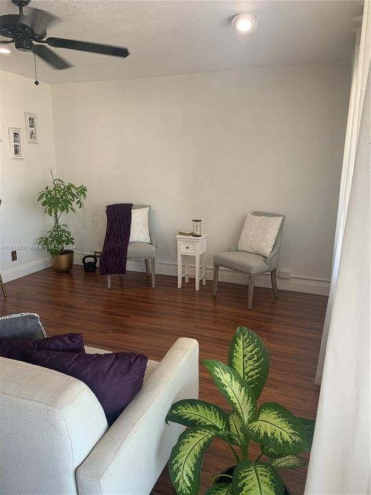 Active With Contract: $80,000 (1 beds, 1 baths, 700 Square Feet)