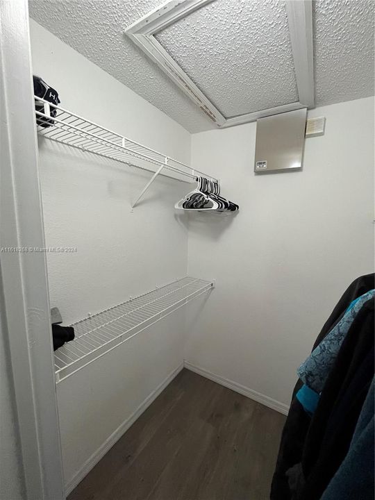 Walk-in Closet