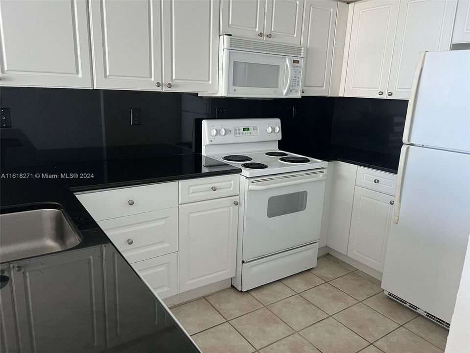 For Rent: $2,000 (0 beds, 1 baths, 486 Square Feet)