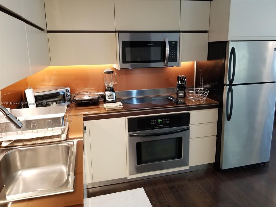 En Venta: $550,000 (2 camas, 2 baños, 901 Pies cuadrados)