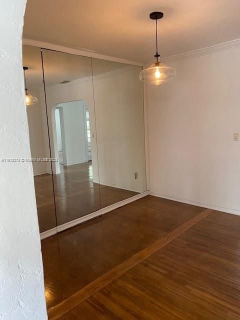 For Rent: $4,800 (3 beds, 2 baths, 1306 Square Feet)