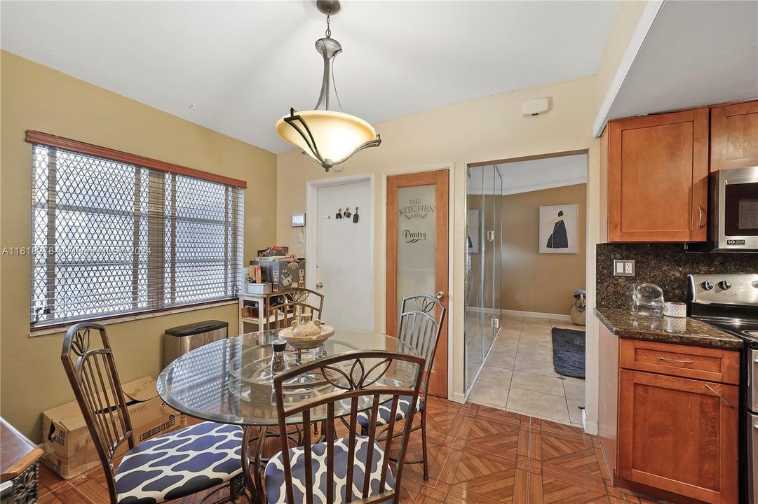 For Sale: $449,000 (2 beds, 2 baths, 1871 Square Feet)