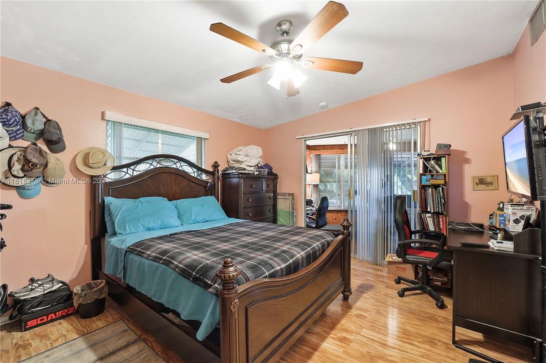 For Sale: $449,000 (2 beds, 2 baths, 1871 Square Feet)