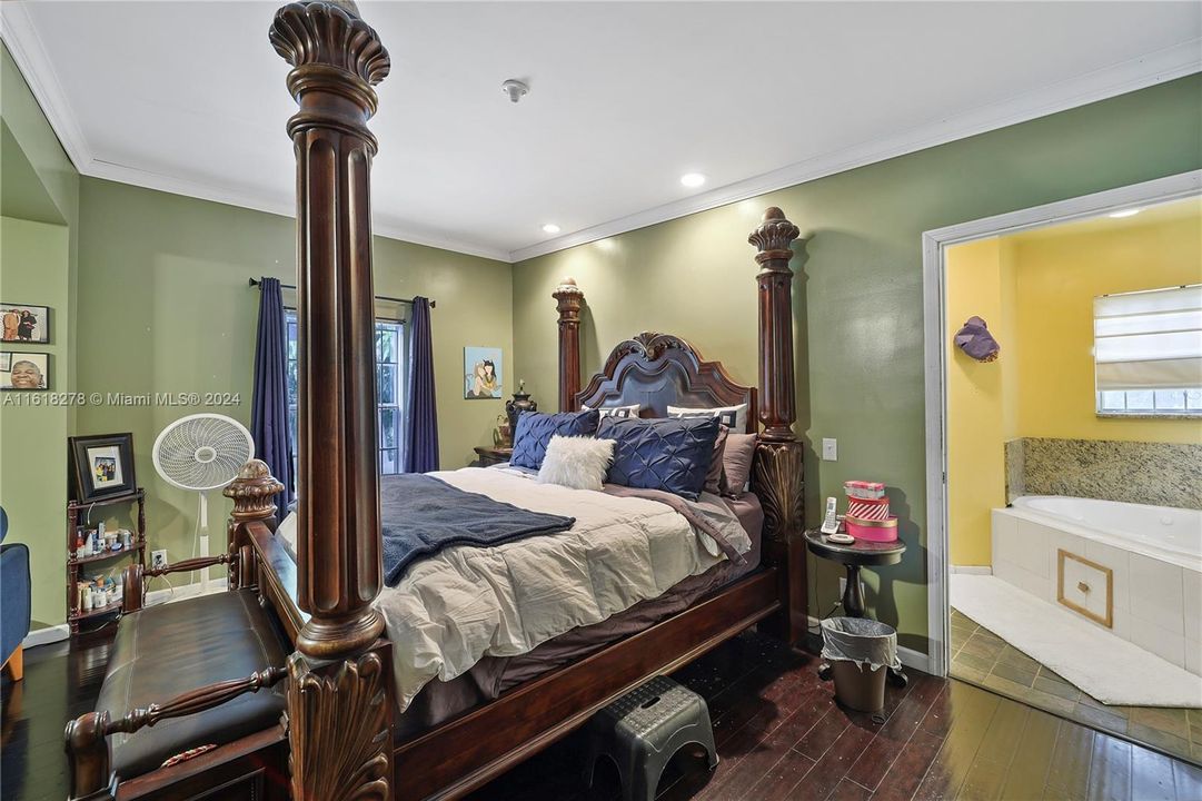 For Sale: $449,000 (2 beds, 2 baths, 1871 Square Feet)