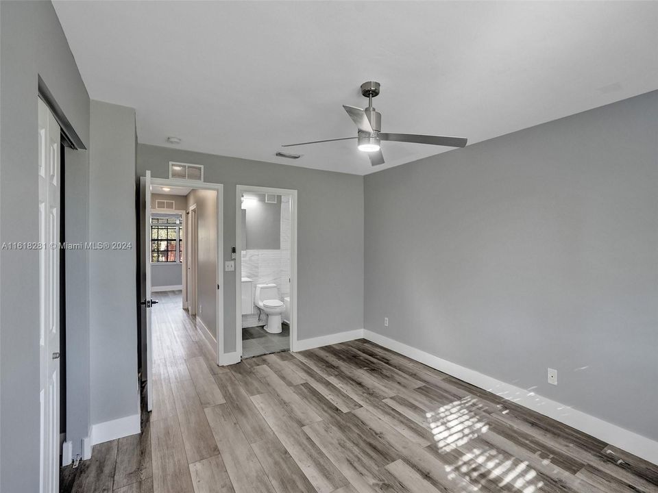 For Sale: $329,995 (2 beds, 2 baths, 1224 Square Feet)