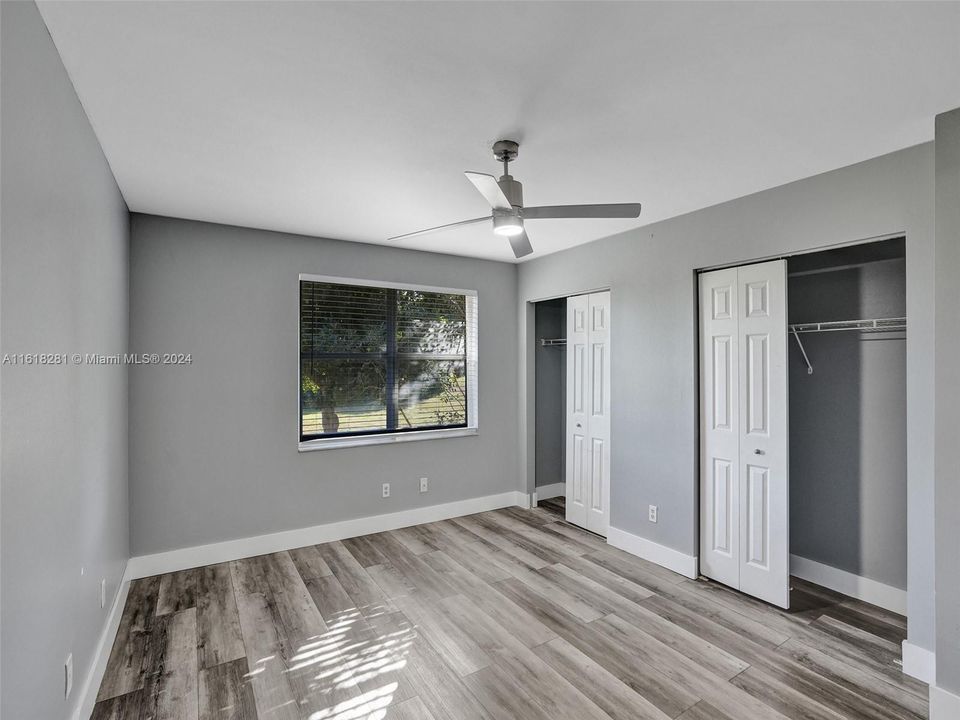 For Sale: $329,995 (2 beds, 2 baths, 1224 Square Feet)