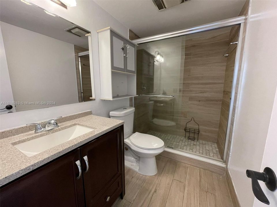 For Rent: $2,175 (2 beds, 2 baths, 1137 Square Feet)