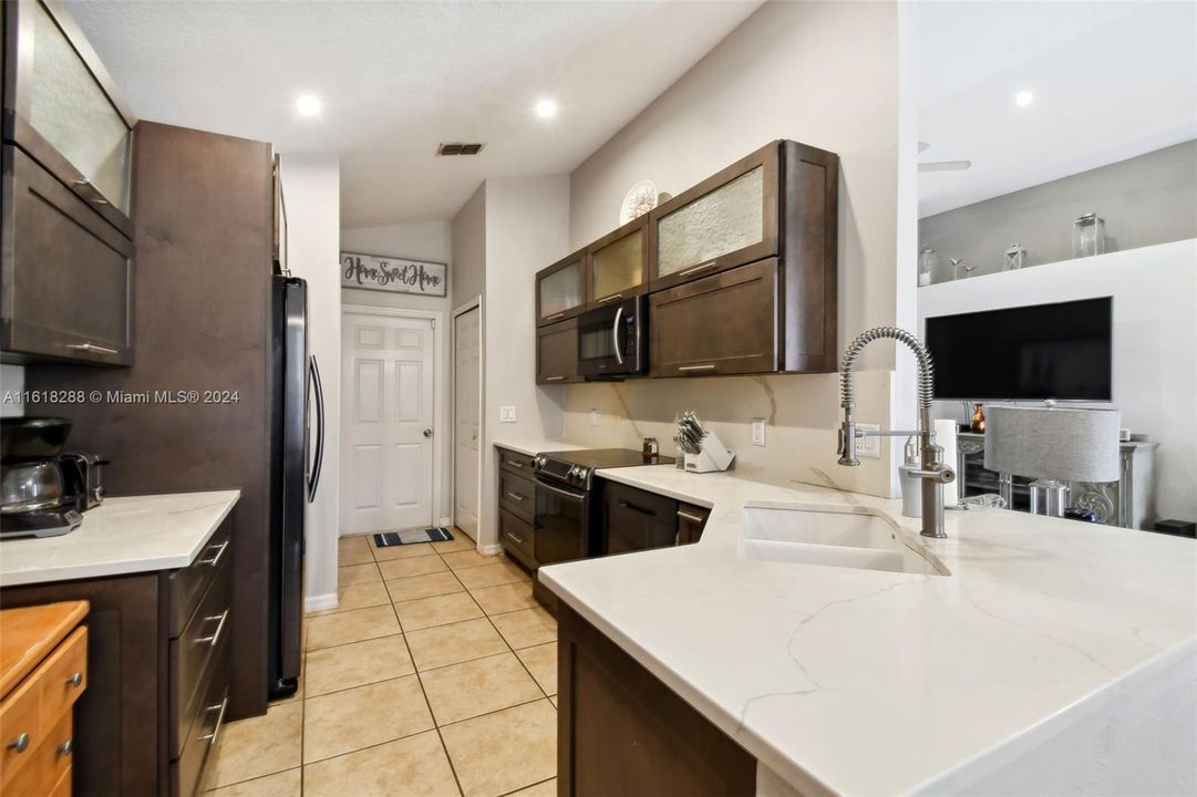 For Sale: $465,000 (3 beds, 2 baths, 1514 Square Feet)