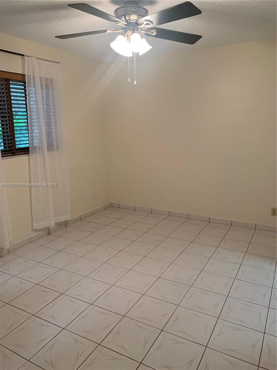 For Rent: $2,300 (2 beds, 1 baths, 1102 Square Feet)