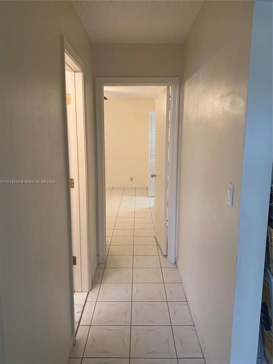 For Rent: $2,300 (2 beds, 1 baths, 1102 Square Feet)