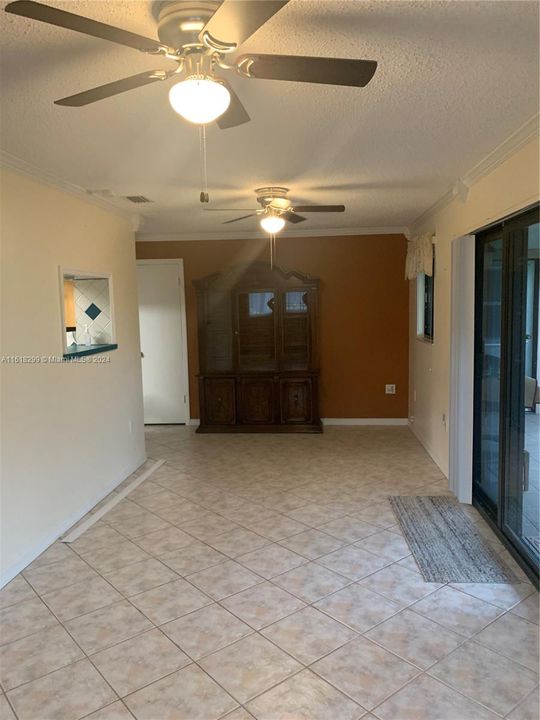 For Rent: $2,300 (2 beds, 1 baths, 1102 Square Feet)
