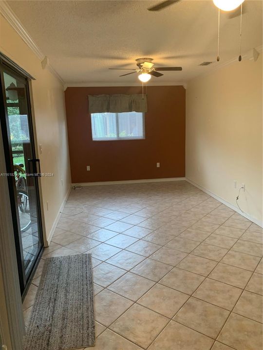 For Rent: $2,300 (2 beds, 1 baths, 1102 Square Feet)