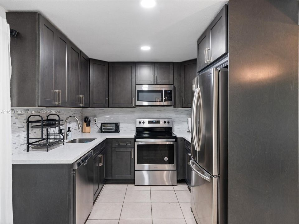 For Sale: $549,232 (3 beds, 2 baths, 900 Square Feet)