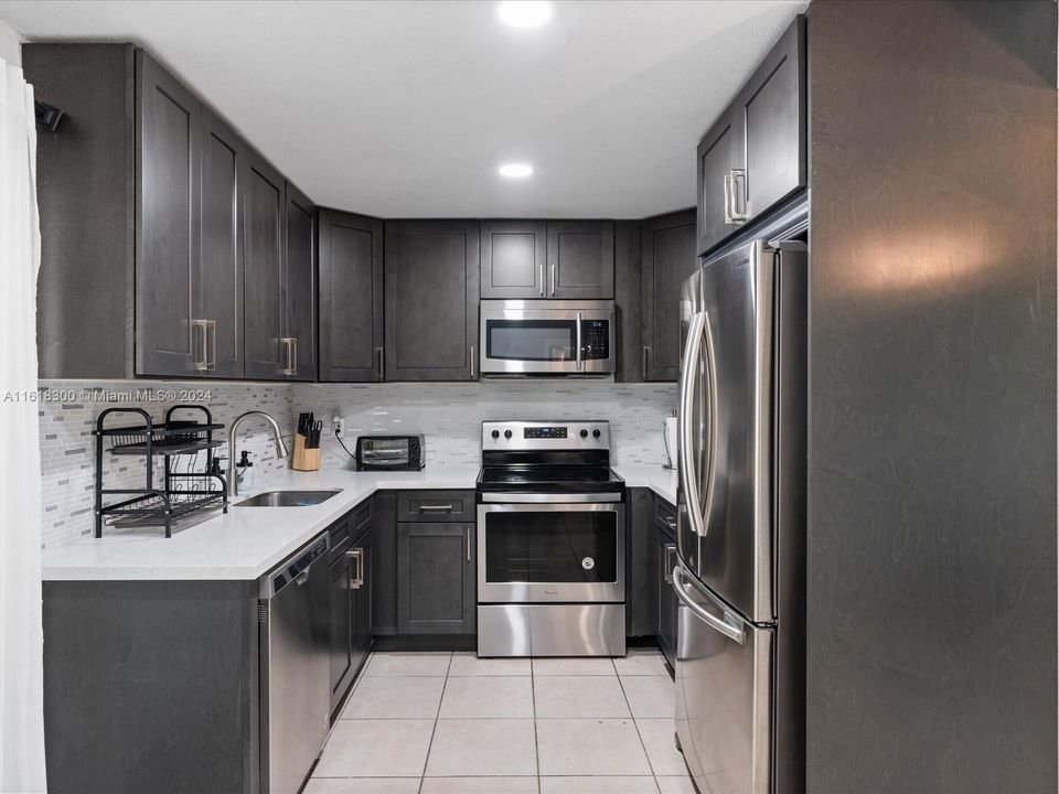 For Sale: $599,232 (3 beds, 2 baths, 900 Square Feet)