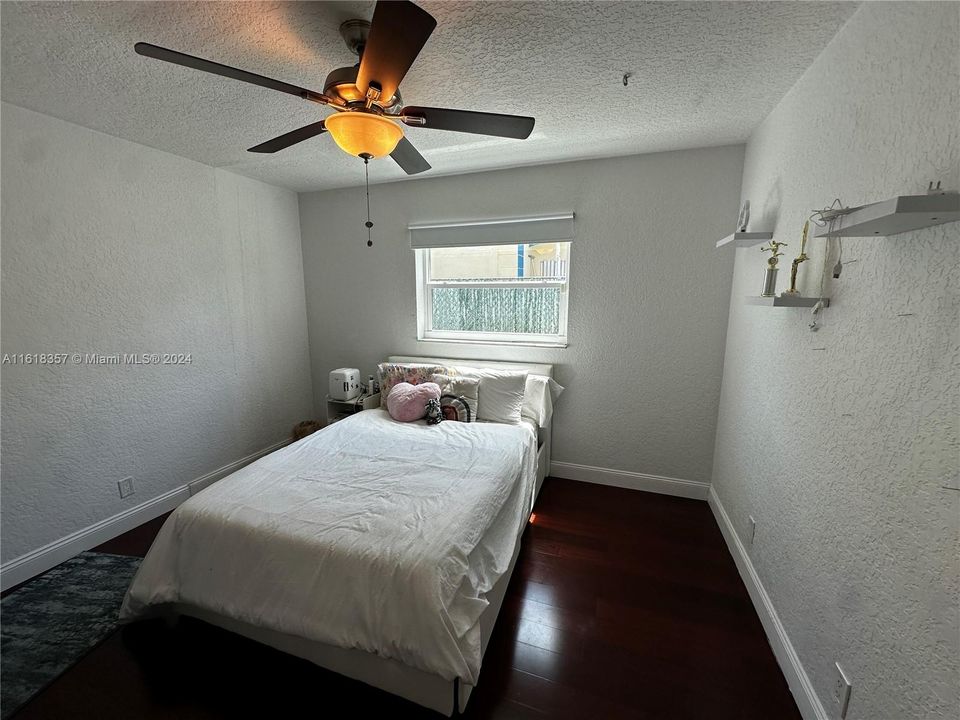 For Rent: $5,500 (3 beds, 2 baths, 2362 Square Feet)