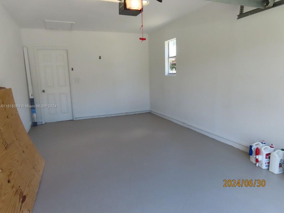 For Sale: $329,900 (2 beds, 2 baths, 1176 Square Feet)