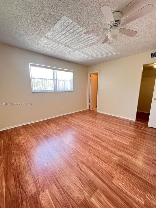 For Rent: $1,950 (2 beds, 2 baths, 949 Square Feet)