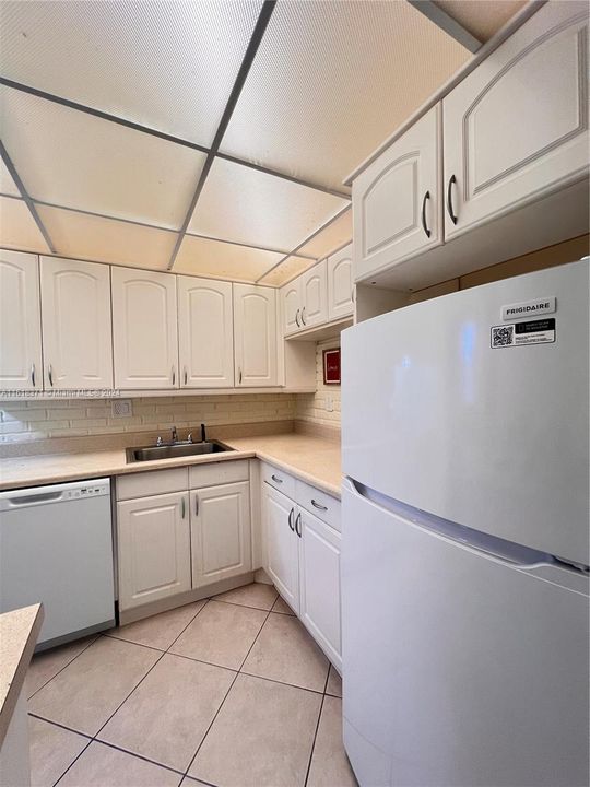 Recently Rented: $1,950 (2 beds, 2 baths, 949 Square Feet)