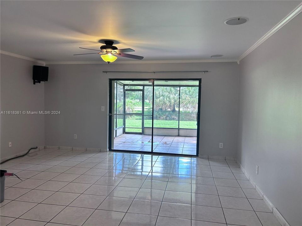 Recently Rented: $2,600 (2 beds, 2 baths, 1296 Square Feet)