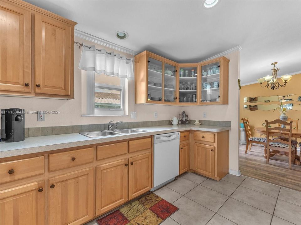 Spacious Kitchen for those who love to cook!