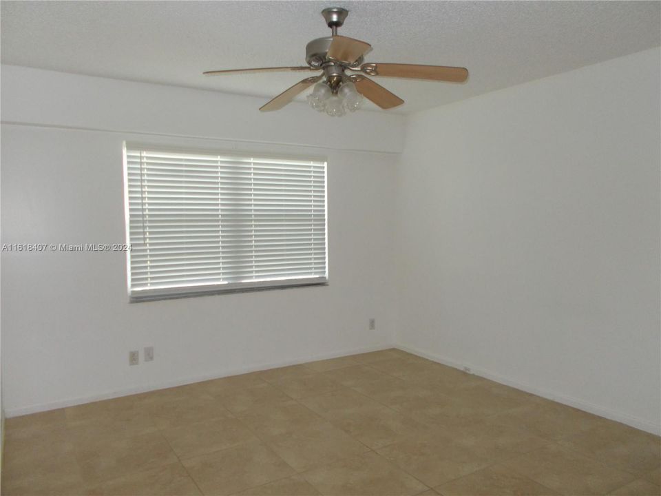 For Rent: $2,200 (2 beds, 2 baths, 1192 Square Feet)
