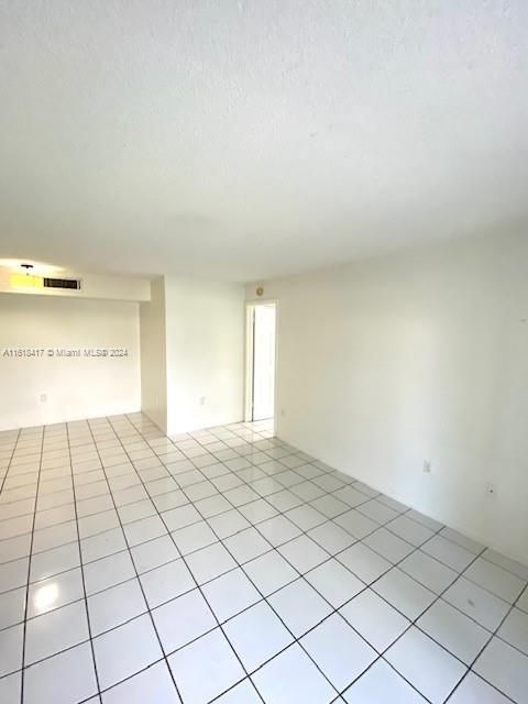 For Sale: $240,000 (2 beds, 2 baths, 917 Square Feet)