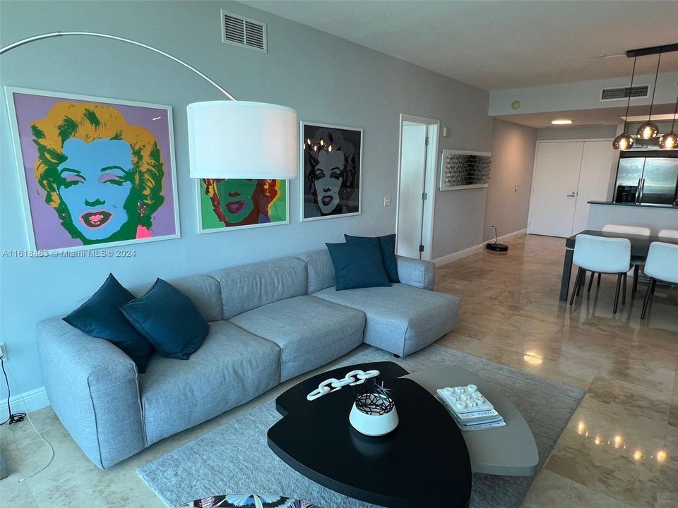 For Sale: $639,000 (2 beds, 2 baths, 1241 Square Feet)