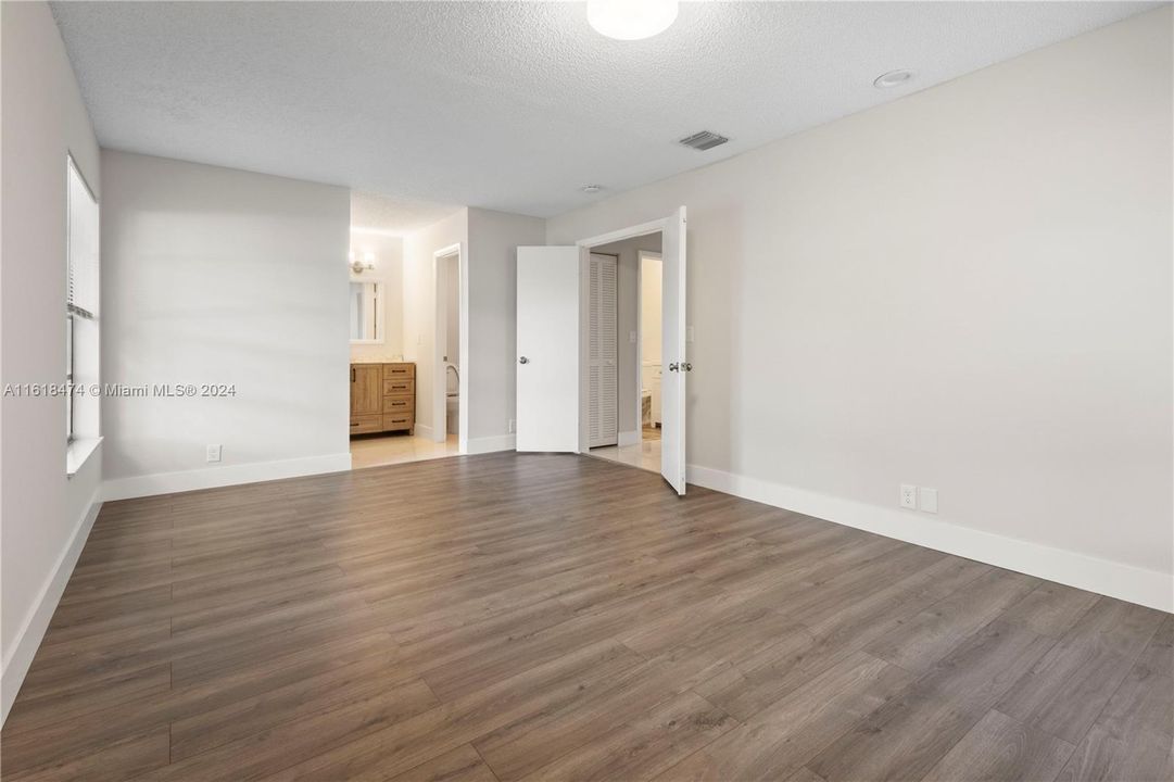 Recently Sold: $479,000 (2 beds, 2 baths, 1351 Square Feet)