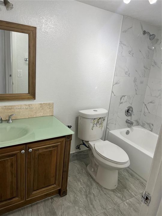 Recently Rented: $1,900 (1 beds, 1 baths, 796 Square Feet)