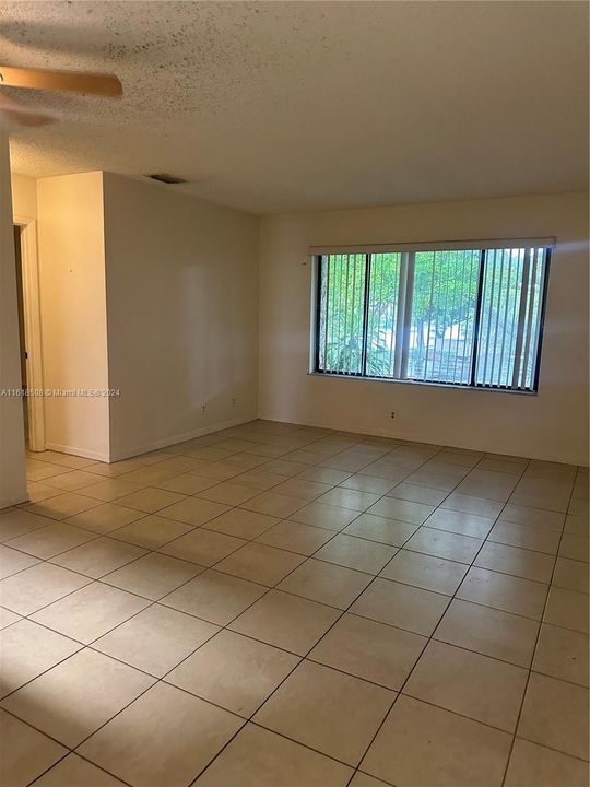 Recently Rented: $1,900 (2 beds, 2 baths, 770 Square Feet)