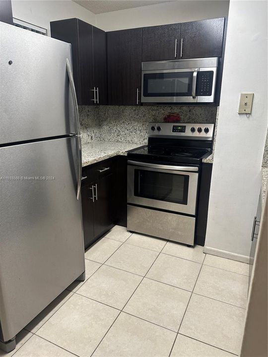 Recently Rented: $1,900 (2 beds, 2 baths, 770 Square Feet)