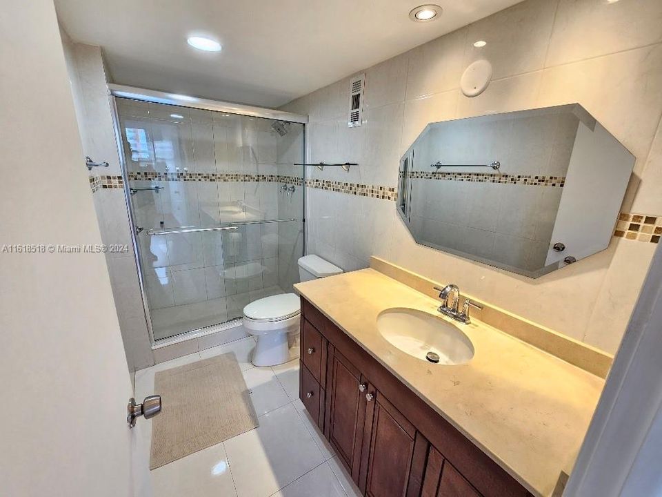 待售: $299,000 (2 贝兹, 2 浴室, 1283 平方英尺)