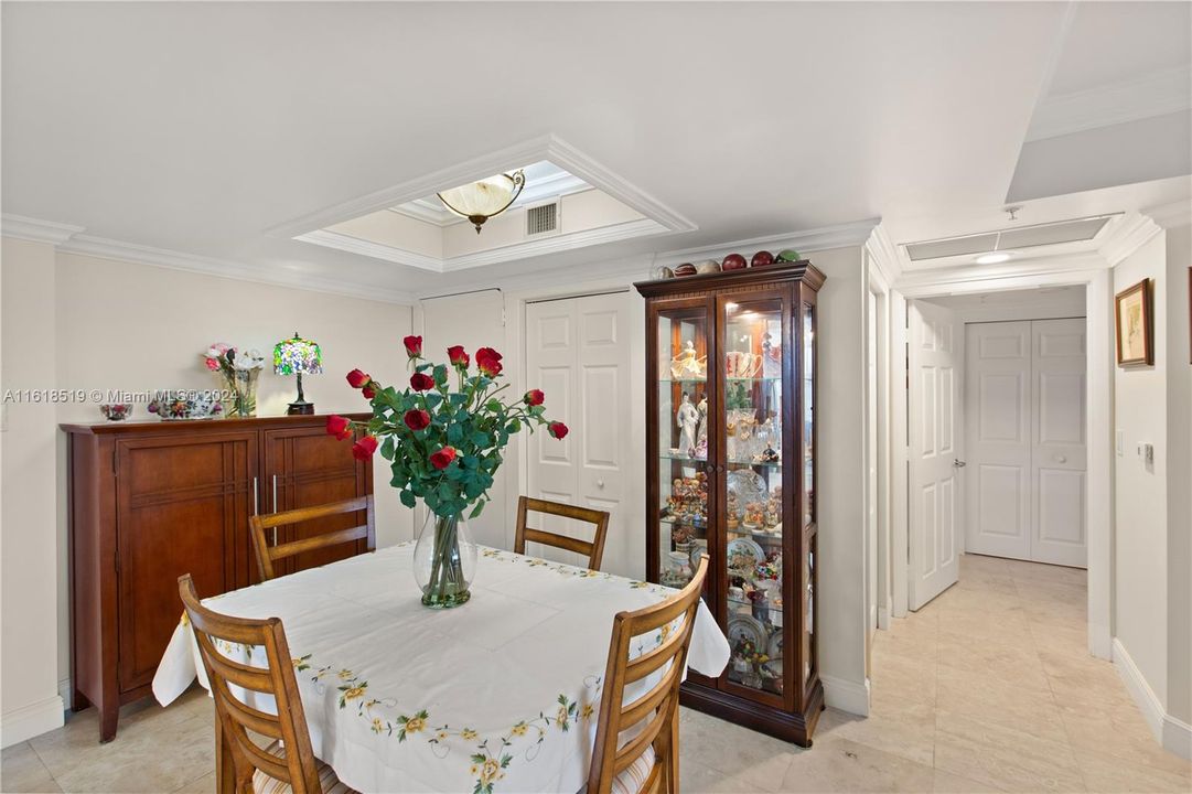 For Sale: $578,000 (2 beds, 2 baths, 1242 Square Feet)